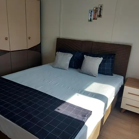 къщички Sunrise Holiday park