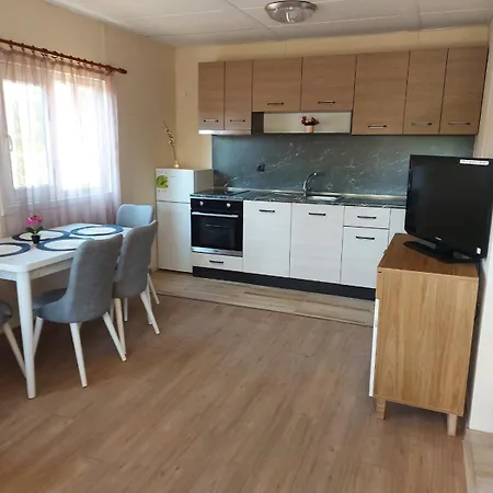 къщички Sunrise Holiday park